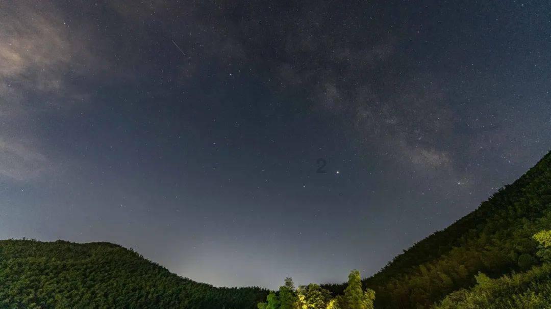 Angi Inc盘中异动 临近午盘股价大涨5.19%报2.43美元